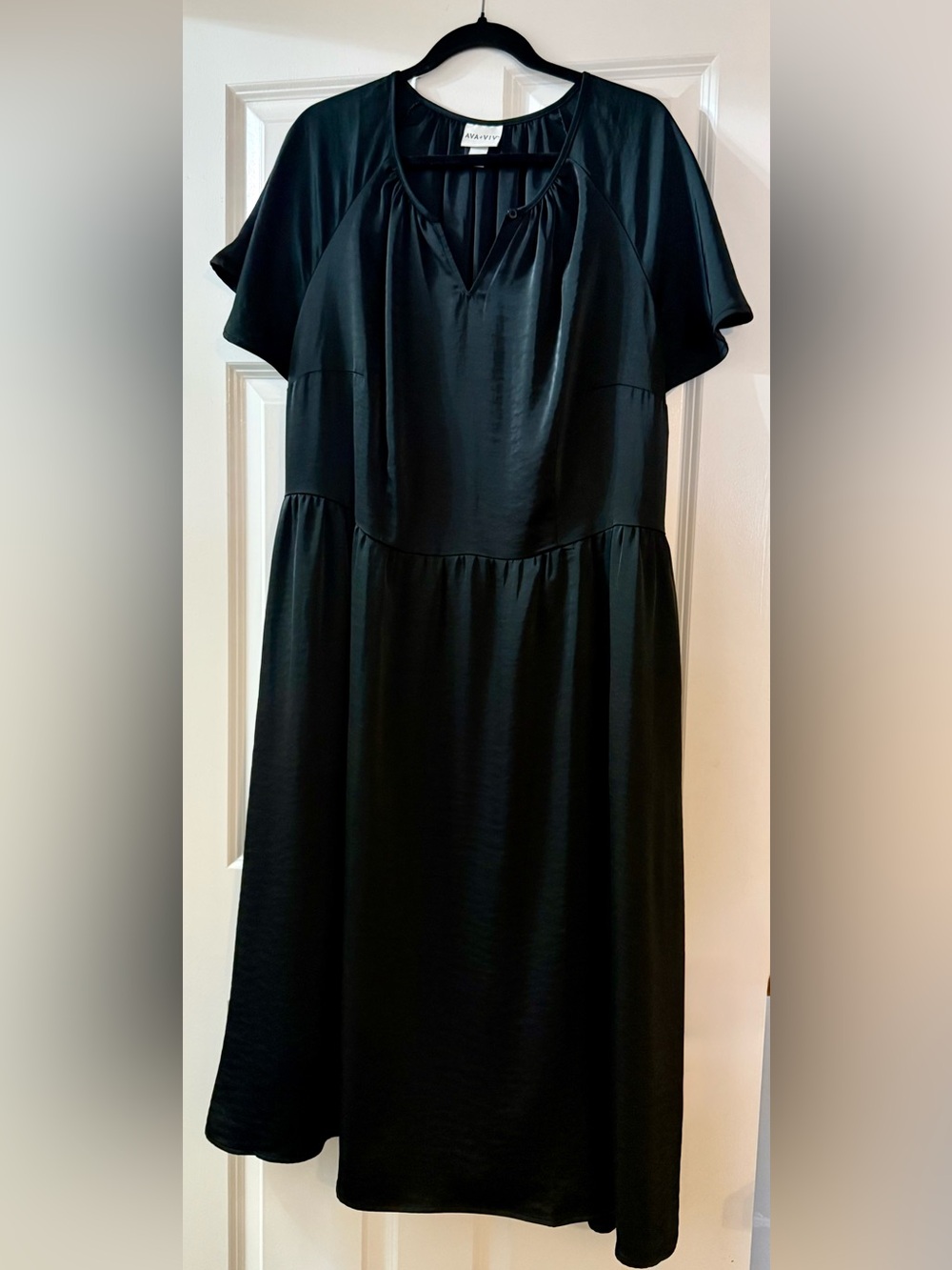 Ava & Viv Black Midi Tiered Keyhole Dress
